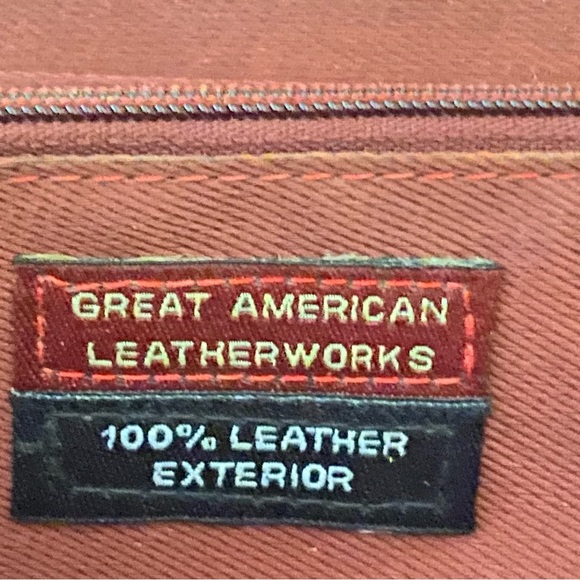 Great American Leather Works Burgundy Multi-Slot Wallet - Picture 12 of 14